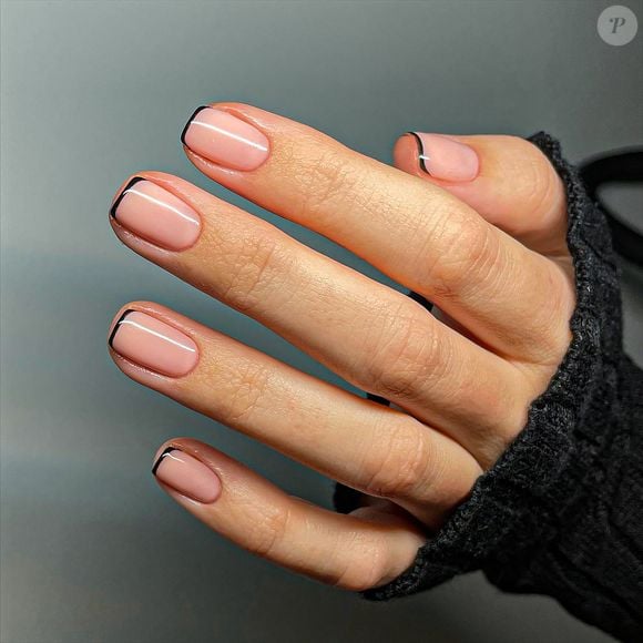Transforme qualquer look com unhas quadradas minimalistas modernas