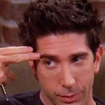 Fã ou hater? Pouca gente sabe, mas David Schwimmer, o Ross de 'Friends', pegou 'ranço' da música-tema da série e admitiu que nunca reassistiu aos episódios
