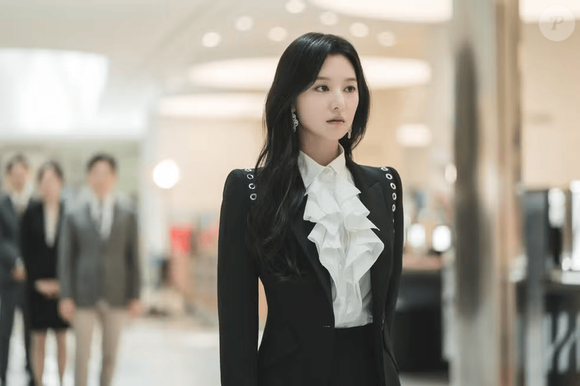 Kim Ji-won mergulha em papel histórico: estrela de Rainha das Lágrimas viverá a primeira policial mulher da Coreia do Sul em Detective Park Mi-ok, segundo o Soompi