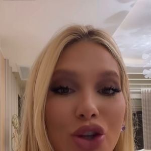 Segundo relatos de internautas nas redes sociais, o misterioso buquê recebido por Virgínia Fonseca levantou suspeitas de uma possível reaproximação com Zé Felipe ou Vini Jr. e movimentou a web nesta quinta-feira (4)