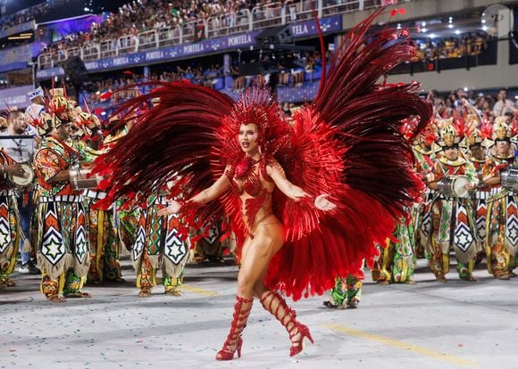 Virginia Fonseca desfilou com fantasia que representava o coração no Carnaval 2026 da Grande Rio