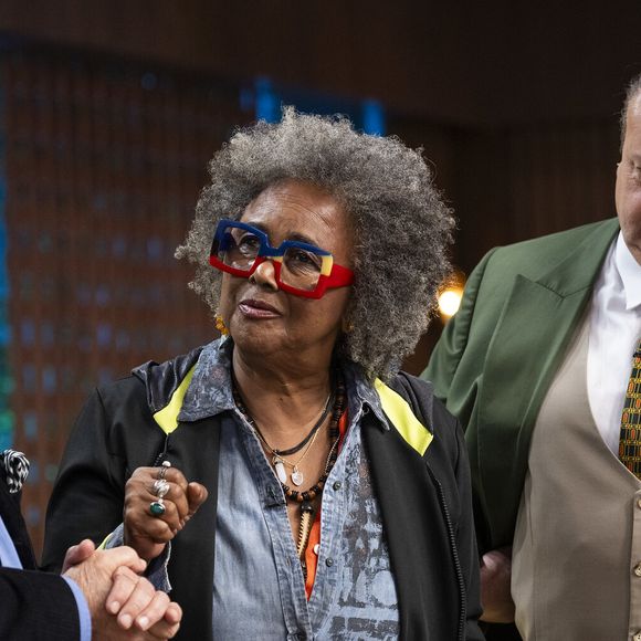 O MasterChef Brasil 2026 teve Márcio Mendes, Ronnie Von e Sandra de Sá como convidados especiais no 9º episódio, marcado por conflitos entre os participantes e uma nova eliminação