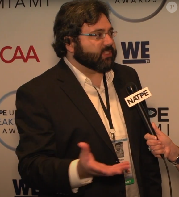 Jonathan Nowzaradan, filho e produtor executivo, foi o responsável por transformar o pai em fenômeno televisivo