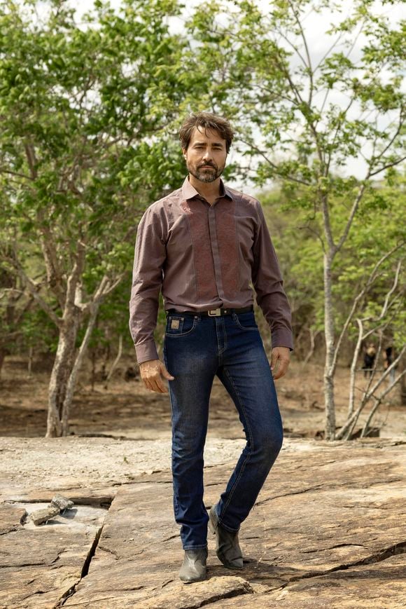 Jean Carlos (Ricardo Pereira) reaparece para Zilá no final da novela da Globo