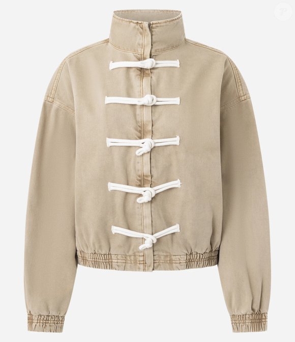 Encontrei na Zara, Renner e Bershka as jaquetas napoleônicas virais no estilo Michael Jackson e Paquita; confira tendência em alta