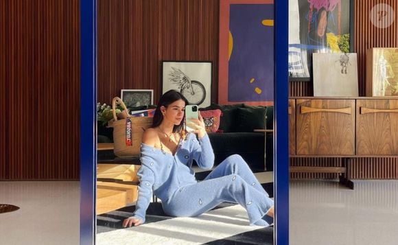Antes de viver na atual cobertura de luxo, Bruna Marquezine vendeu sua mansão na Barra da Tijuca para Michel Teló, em um imóvel avaliado em R$ 15 milhões. As informações foram publicadas pelo Jornal O Globo