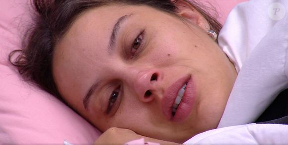 Renata desaba no BBB 25: "Não tive um descanso", diz sister após cair em mais um paredão