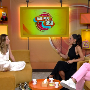 Logo após boatos sobre ausência, Ana Paula Renault marca presença no 'Bate-Papo BBB' e surpreende o público com discurso firme contra cancelamentos, destacam os momentos exibidos na madrugada desta quarta-feira (22).