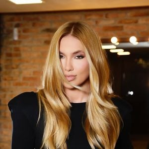 Virgínia Fonseca celebrou o retorno ao loiro e compartilhou o novo visual nas redes, segundo publicação feita em seu Instagram