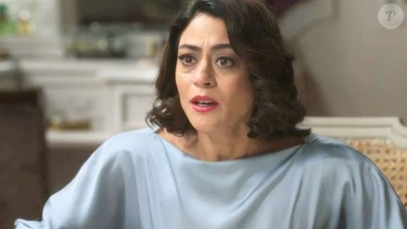 Nos resumos dos capítulos de 'Garota do Momento', o público conferiu que Clarice (Carol Castro) é internada em uma clínica.