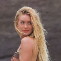 Nem uma vez por semana, nem em dias alternados: hairstylist explica a frequência ideal para lavar o cabelo loiro ou tingido no Verão