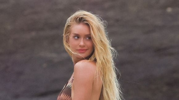 Nem uma vez por semana, nem em dias alternados: hairstylist explica a frequência ideal para lavar o cabelo loiro ou tingido no Verão