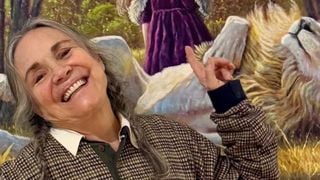 'Sofrendo': Regina Duarte revela dor e surge de cadeira de rodas. Saiba o que aconteceu com a Helena de 'História de Amor'