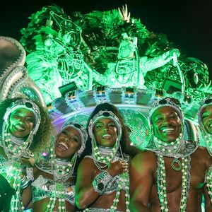 Carnaval 2025 em SP: Mocidade Alegre trouxe um carro alegórico com diversos ex-'BBBs' em destaque