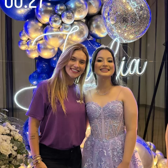 Virgínia Fonseca foi atacada por comparecer a uma festa de 15 anos com calça e camiseta