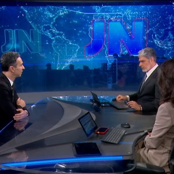 Despedida emocionante em JN especial, veja como foi a chegada de César Tralli com Willian Bonner e Renata Vasconcellos na bancada do Jornal Nacional