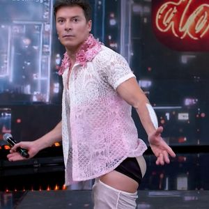 Luciano Huck perguntou se Rodrigo Faro também tinha colocado uma meia na frente