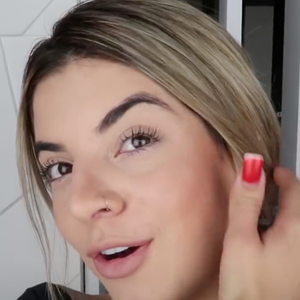 Este é um dos últimos registros de Gkay antes dos preenchimentos labiais