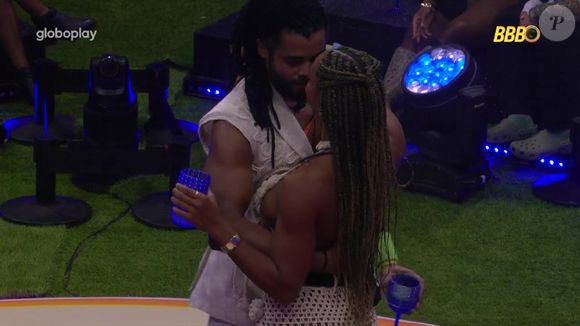 Diogo Almeida confessou a Aline que gosta de morder e chupar
