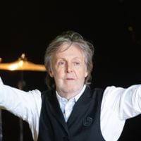 A rotina ativa e 100% completa de treinos de Paul McCartney, hoje aos 84 anos, é um dos poderosos segredos de sua longevidade: 'Faço um pouco de corrida, um pouco de cardio, alguns pesos, algumas flexões de bola, e sempre faço aquecimento e alongamento antes e depois de cada treino'