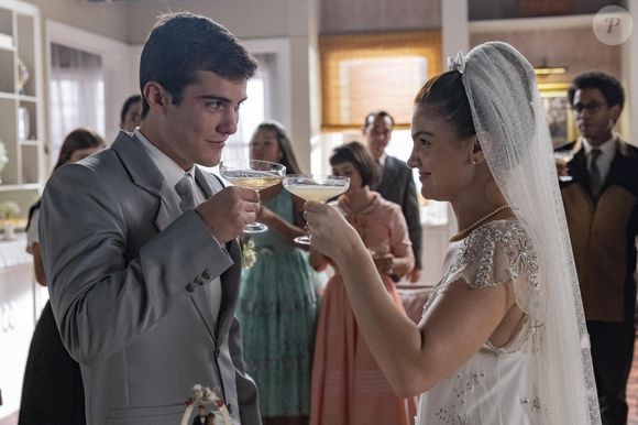 Novela 'Garota do Momento': Celeste (Debora Ozorio) e Edu (Caio Manhente) finalmente vão se casar.