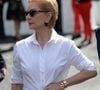 Carolina Herrera prova mais uma vez que a camisa branca de alfaiataria nunca sai de moda e continua sendo uma das peças mais elegantes para rejuvenescer qualquer produção