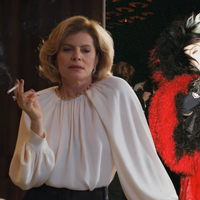 É você Cruella? Odete Roitman surge fumando em 'Vale Tudo' e reacende debate sobre vilãs e o cigarro na TV e cinema