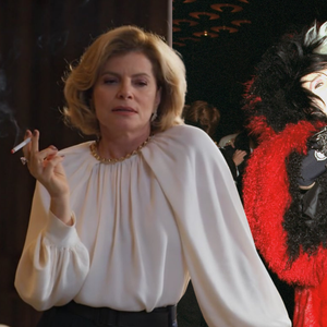 É você Cruella? Odete Roitman surge fumando em 'Vale Tudo' e reacende debate sobre vilãs e o cigarro na TV e cinema