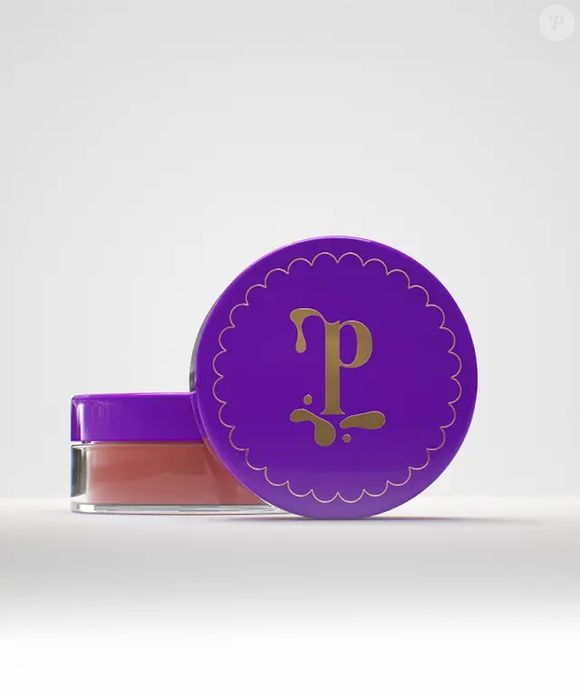 O Bolush, da Pudim Beauty, vem ganhando destaque por proporcionar um toque de cor delicado e acabamento translúcido à pele