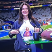 Taylor Swift no Brasil? Jornalista da Globo causa com camisa da cantora como Jesus Cristo antes do jogo da NFL em São Paulo
