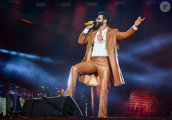 Oito dias depois da primeira apresentação, Gusttavo Lima voltou ao palco da Festa do Peão de Barretos na madrugada deste domingo (30), cumprindo sua segunda apresentação como embaixador da 71ª edição.
