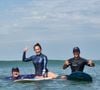 Recentemente, Christiane Torloni iniciou aulas de surfe e tem amado praticar o novo esporte, mesmo aos 69 anos
