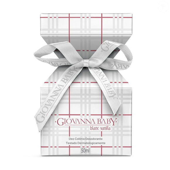 De acordo com a marca, a fragrância, Deo Colônia Giovanna Baby Blanc Vanilla, reúne bergamota e frésia em suas notas de abertura, contrastando com a presença marcante da baunilha
