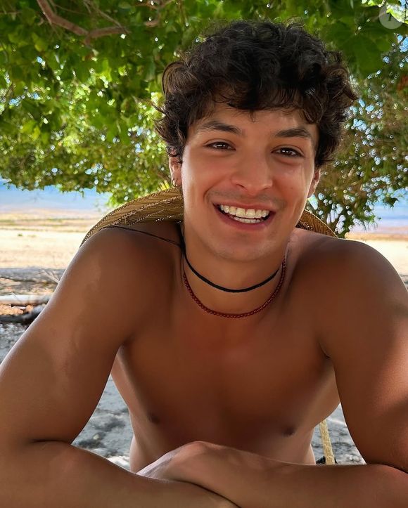 Além do talento, a beleza de Pedro Waddington rouba a cena em todo momento que ele surge na TV