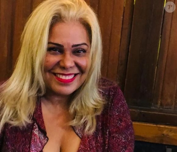 Luciana Sargentelli era rainha de bateria da Estácio de Sá, mas perdeu posto ao viajar para a Espanha