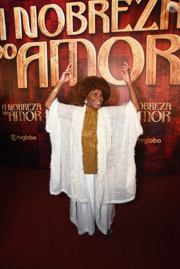 Zezé Motta brilhou com sua produção ao lançar a novela 'A Nobreza do Amor'