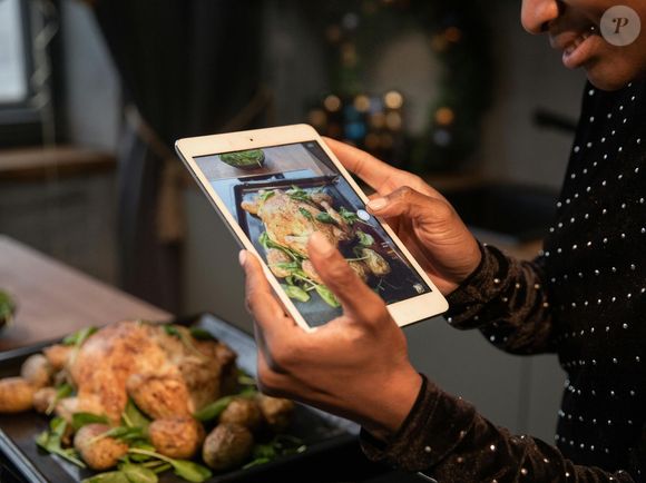 Fotografar o que se come também pode funcionar como uma forma de autoconsciência, já que o ato ajuda a prestar atenção no que se come