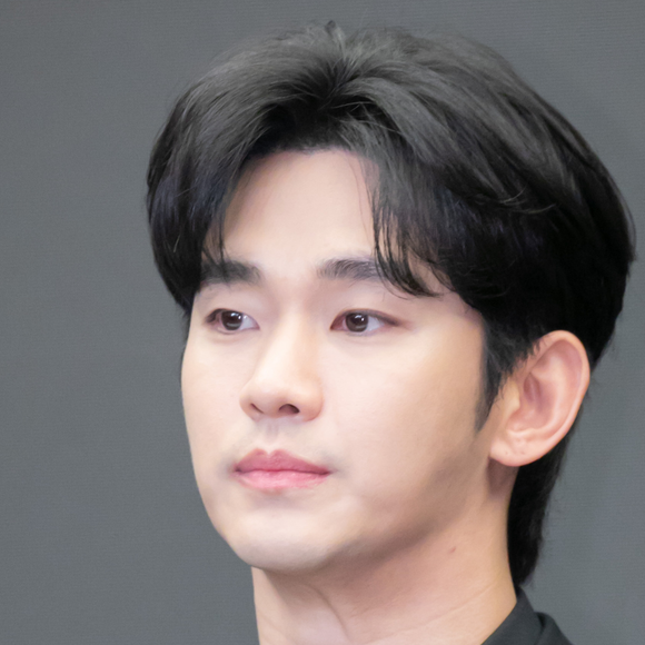 Apanhando de todos os lados: Kim Soo-hyun sofre processos bilionários de marcas após escândalo com morte de Kim Sae-ron