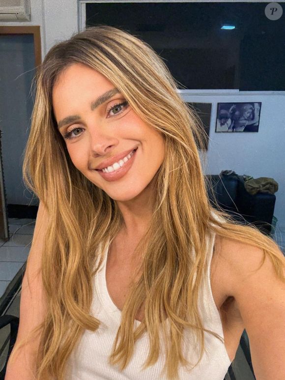 Embora a tendência tenha viralizado, a médica reforça que o consumidor deve manter os pés no chão.