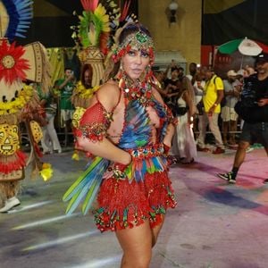 Paolla Oliveira citou problema de saúde na família ao revelar que carnaval 2025 será o último como rainha de bateria