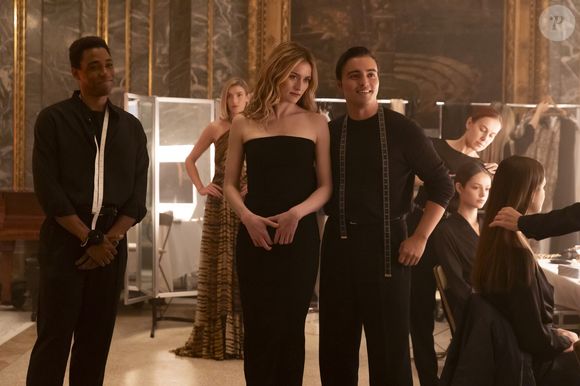 Do loiro manteiga à tiara de tartaruga, cinco tendências dos anos 1990 retornam com força total em 2026