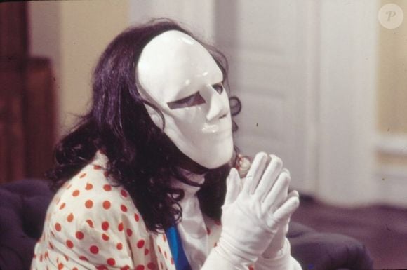 Em 'A Viagem', o Mascarado (Breno Moroni) é ex-companheiro de Carmem (Suzy Rêgo).