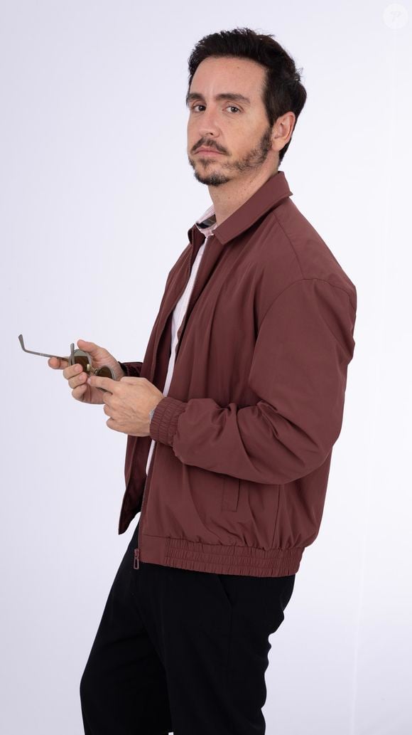 Wagner Santisteban dá vida a Frederico na novela vertical 'Então é amor?', da Globo