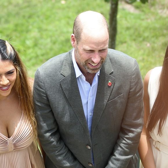 Príncipe William tirou fotos com a comitiva de Eduardo Paes