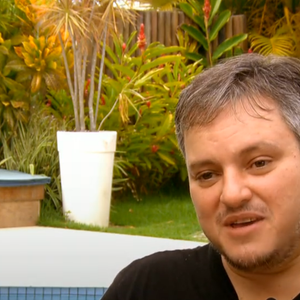 A morte de Netinho traz novamente à tona a polêmica envolvendo o compositor Manno Góes, autor do hit 'Milla'. De acordo com reportagem publicada pelo g1 em maio de 2021, os dois se envolveram em uma disputa judicial depois que o cantor apresentou a música em um ato pró-Bolsonaro na Avenida Paulista