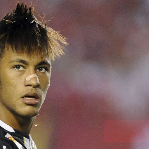 Neymar está de volta Santos após 12 anos; destaque do time, jogador jogou entre 2009 e 2013 por lá