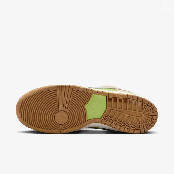 O Nike SB Dunk Low é um modelo que conversa com diferentes estilos e idades, especialmente com mulheres que buscam praticidade sem perder o charme
