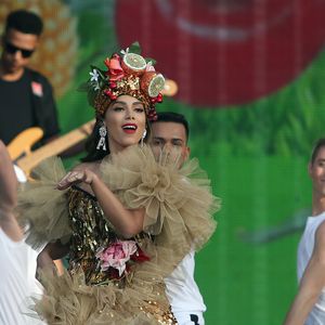 Anitta como Carmen Miranda? A ideia agradou aos internautas, que resgataram a antiga associação da cantora com um projeto sobre a vida da Pequena Notável