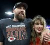 Taylor Swift está em um relacionamento com o astro da NFL Travis Kelce desde julho de 2023