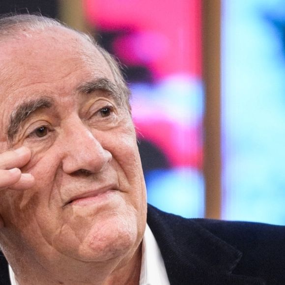 Renato Aragão tenta vender mansão de R$ 16 milhões por dívida de mais de R$ 500 mil; imóvel tem biblioteca e até heliponto